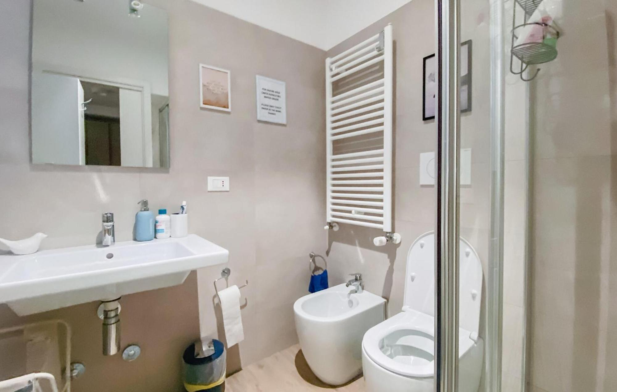 Apartment Stunning In With Wifi Rom